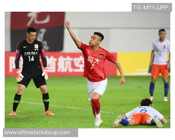 上港主场迎战恒大激情对决2018年11月3日足球盛宴再掀高潮